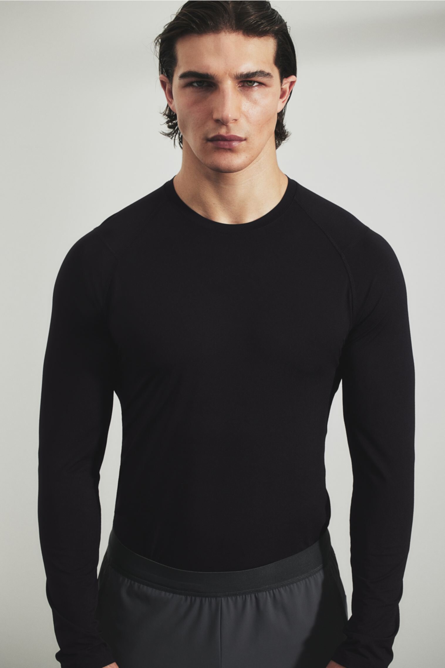 Muscle Fit Sports Shirt in DryMove™ H&M