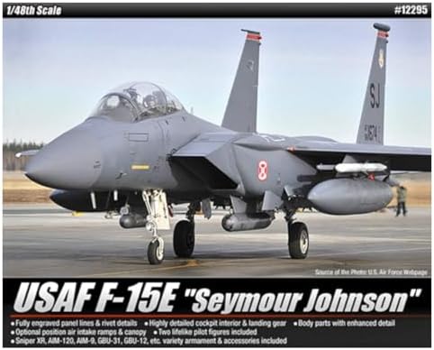 Сборная модель истребителя Academy USAF F-15E Seymour Johnson, масштаб 1/48, с деталями и фигурками пилотов Academy