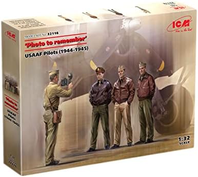 ICM 32116 Plastic Military Figure Models Photo to Remember', USAAF Pilots (1944-1945) - Scale 1:32 Icm