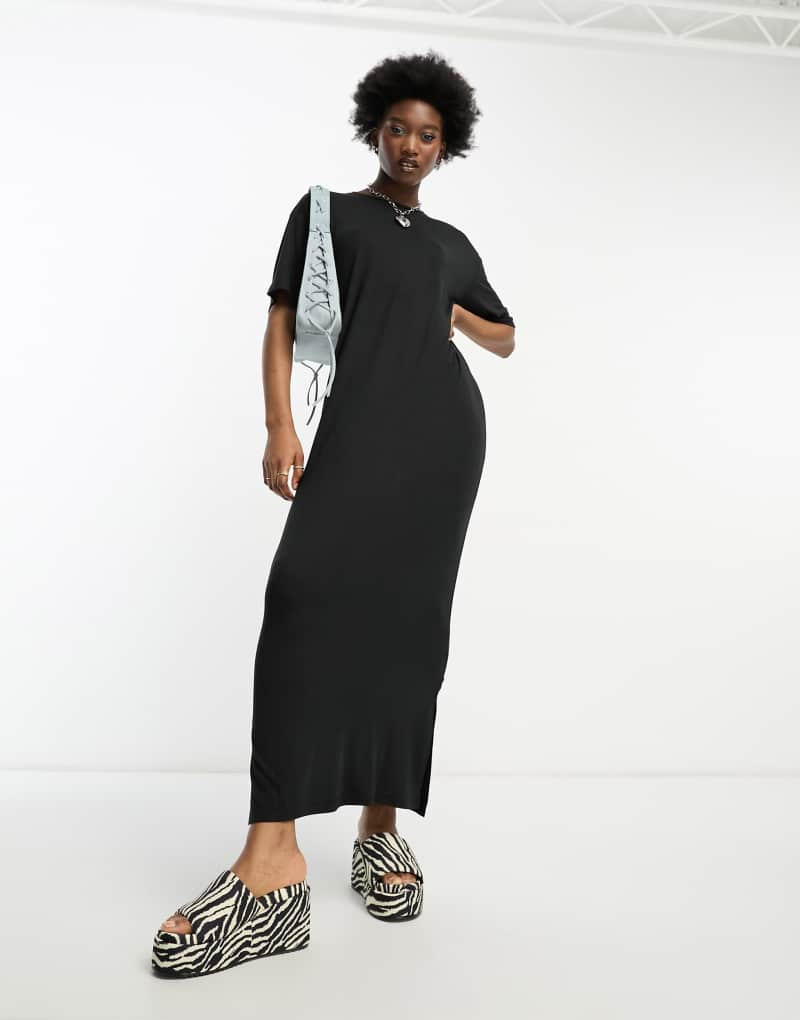 Noisy May maxi t-shirt dress in black Noisy May