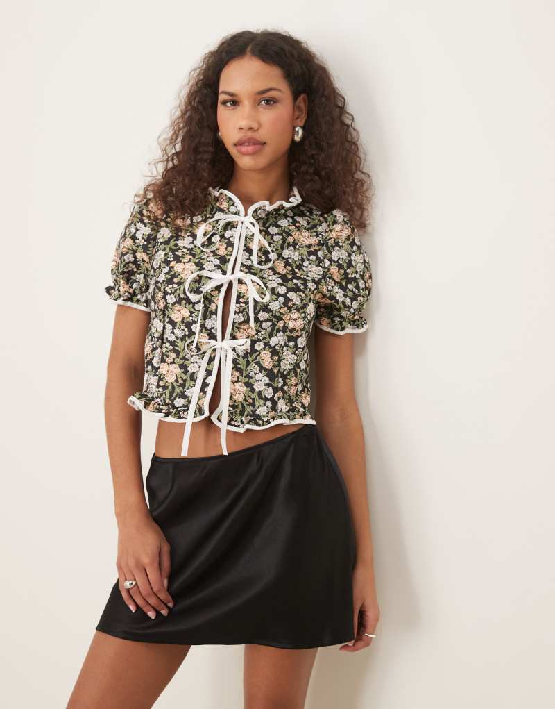 Sister Jane contrast bow top in black floral Sister jane