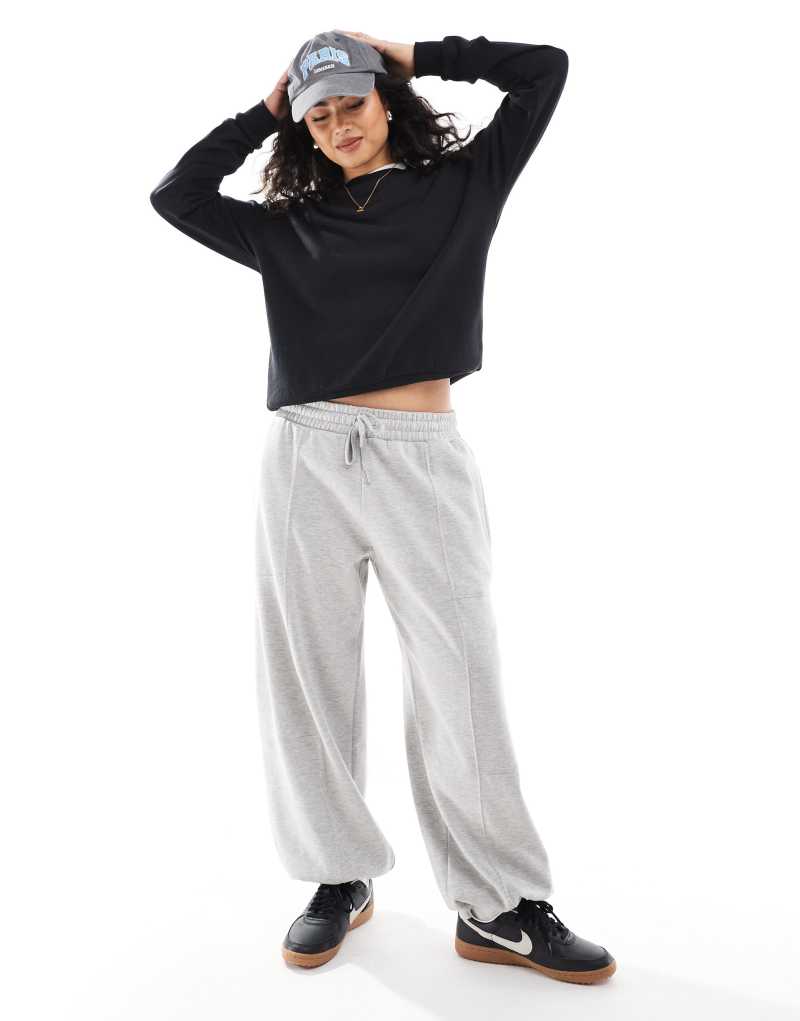 Stradivarius balloon sweatpants in gray Stradivarius