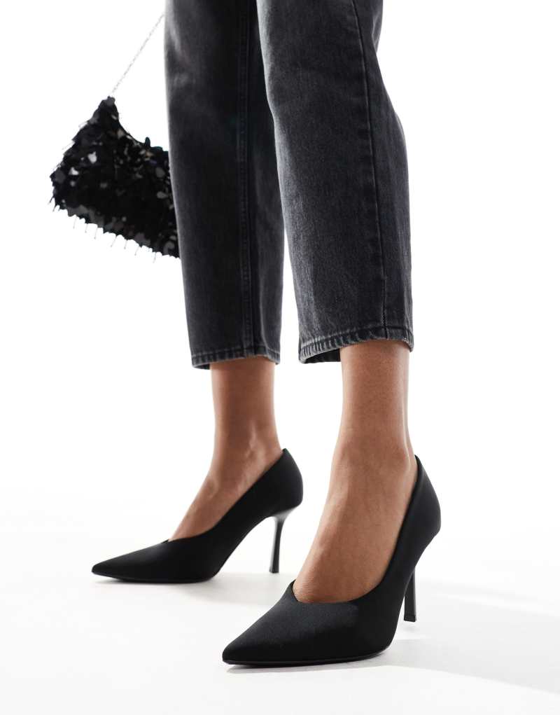 Stradivarius pumps in black Stradivarius