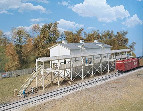 Walthers Cornerstone Series Kit HO Scale 2-Stall Engine House & Accessories Walthers Cornerstone