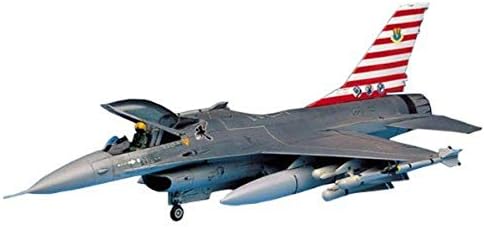 Модель самолета Academy F-16A/C Fighting Falcon в масштабе 1/48, с детализированным кокпитом и возможностью сборки версии A или C Academy