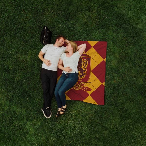 Oniva Harry Potter Hogwarts Impresa Picnic Blanket Oniva