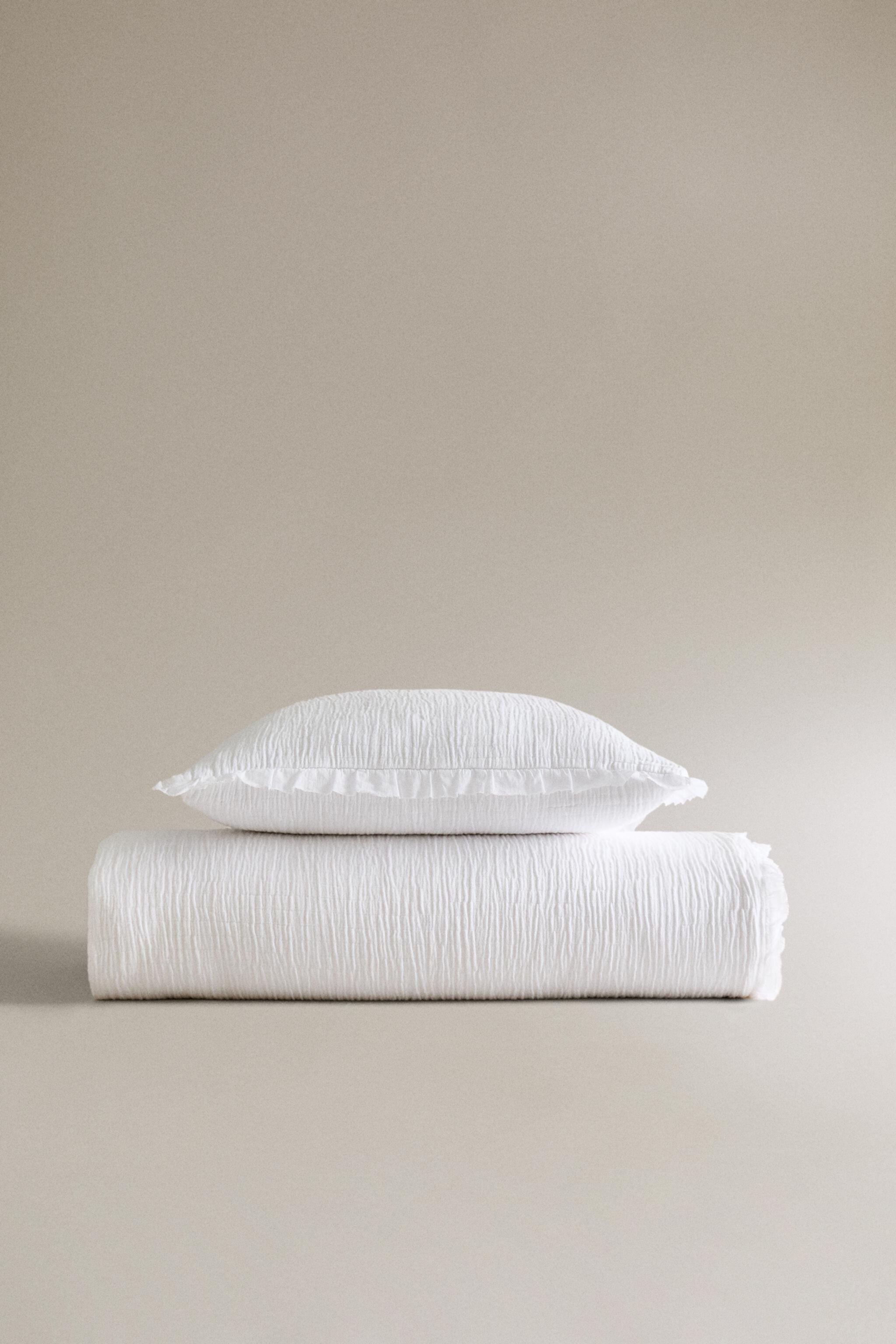 RUFFLED CREPE BEDSPREAD Zara Home