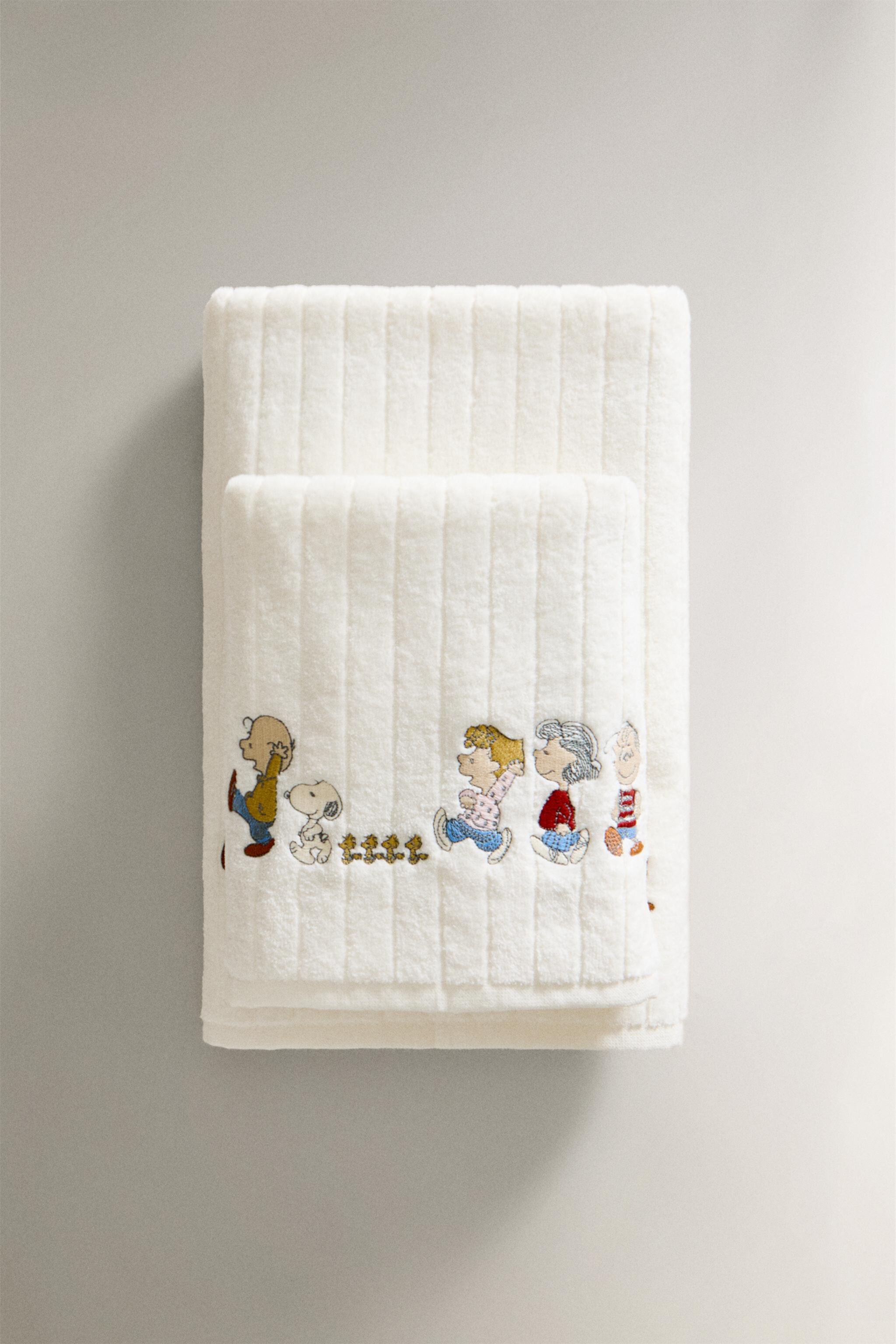 PEANUTS™ CHILDREN’S VELOUR TOWEL Zara Home