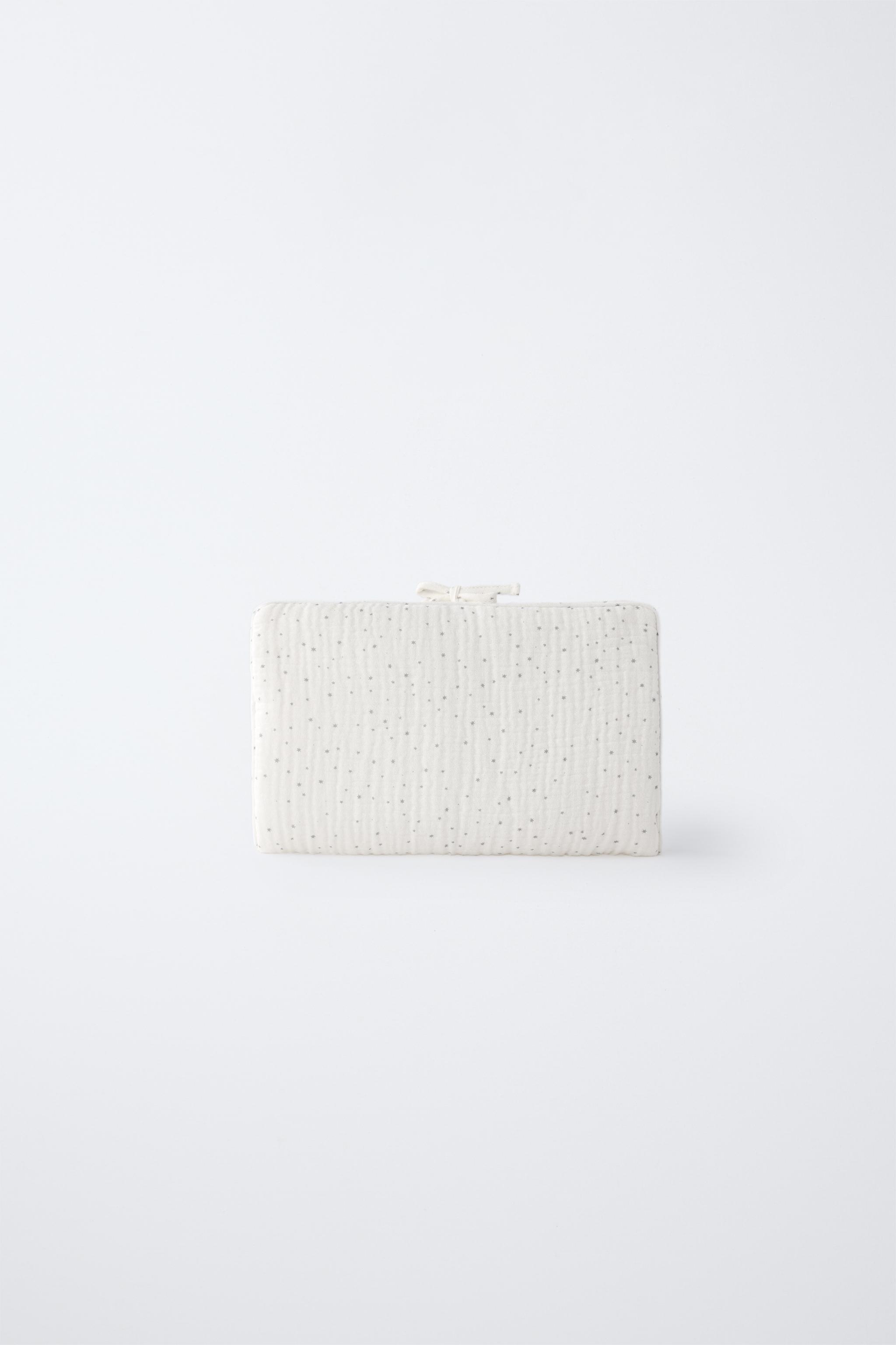 STAR PRINT TEXTURED WIPES POUCH Zara