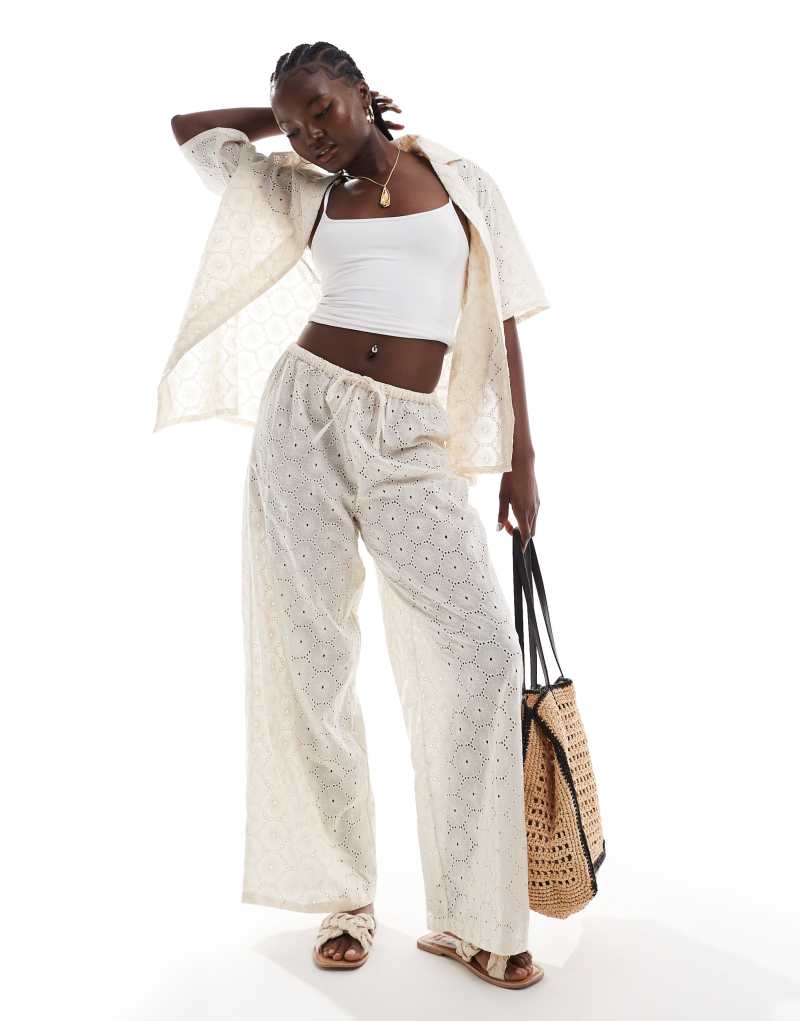 Esmée loose fit crochet beach pants in cream Esmée