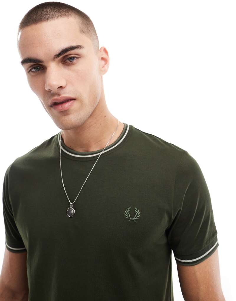 Футболка Fred Perry двухцветная с коротким рукавом, кулирная гладь, regular fit Fred Perry