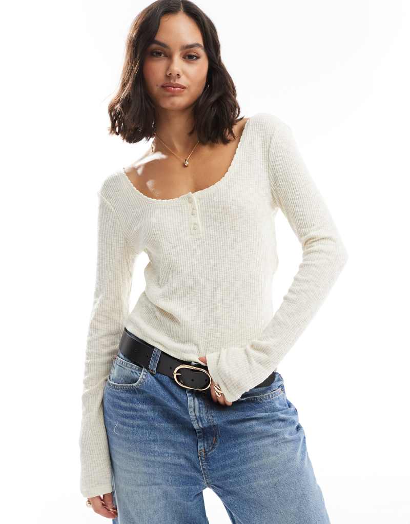 ONLY long sleeve ribbed scoop neck top in cream Only