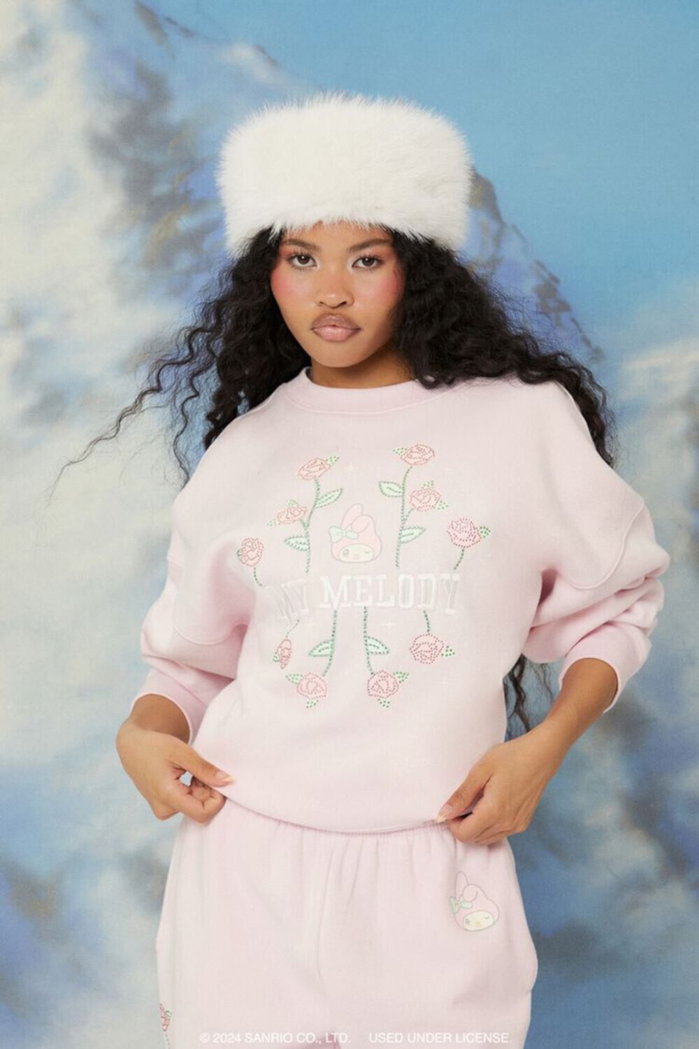 Пуловер с вышивкой и деталями из страз My Melody, коллекция Hello Kitty x Forever 21 Forever21