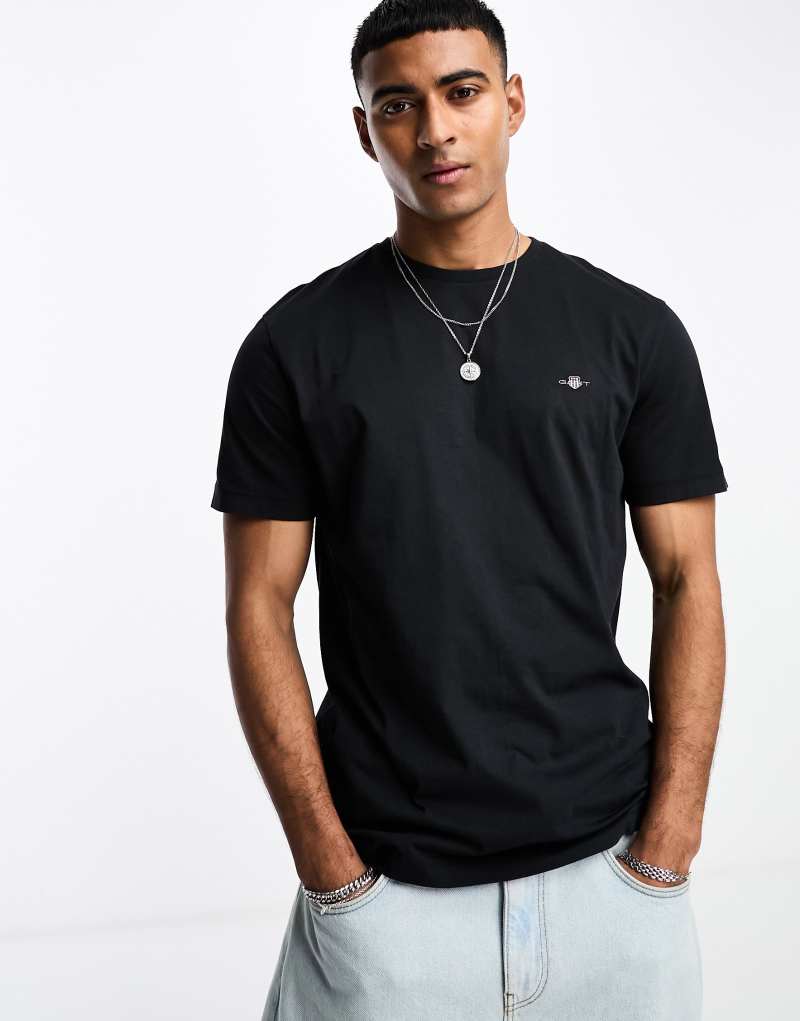 GANT shield logo t-shirt in black Gant