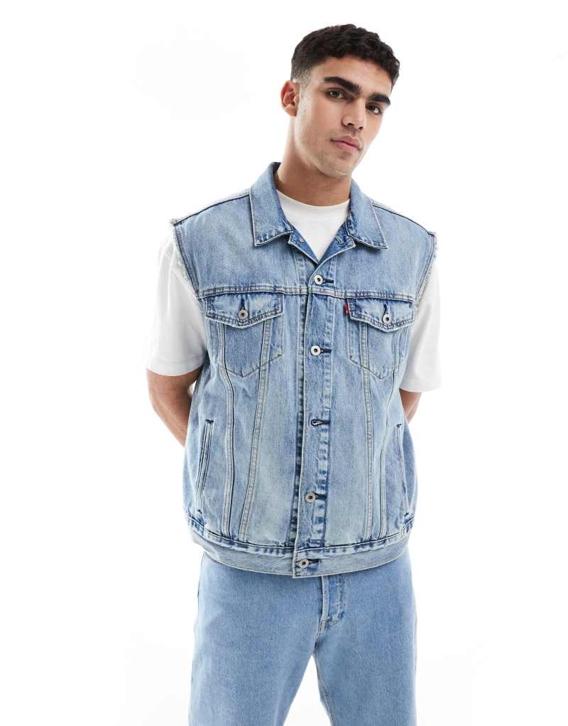 Levi's relaxed trucker denim vest in light wash Levi's®