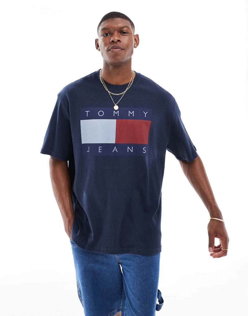 Tommy Jeans large flag logo t-shirt in navy Tommy Jeans