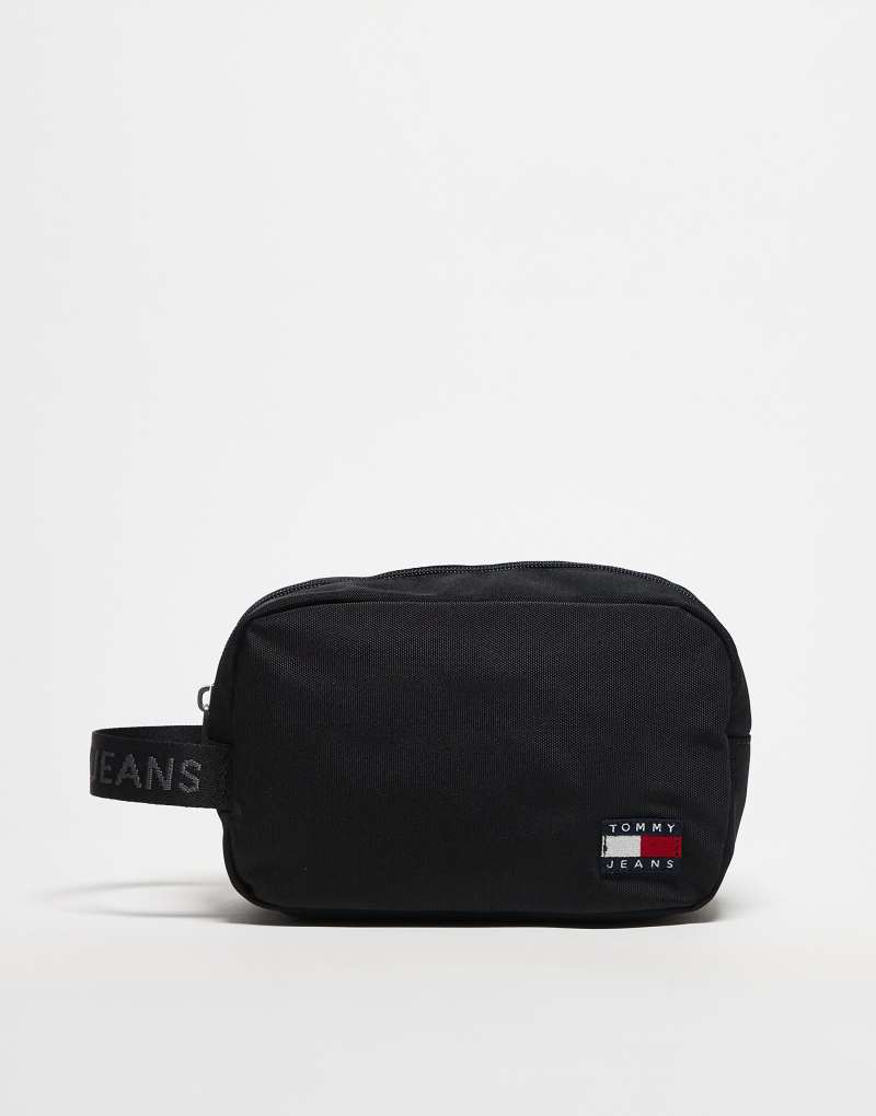 Tommy Jeans Daily nylon toiletry bag in black Tommy Jeans