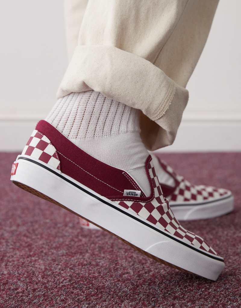 Vans Classic Slip-On sneakers in burgundy Vans