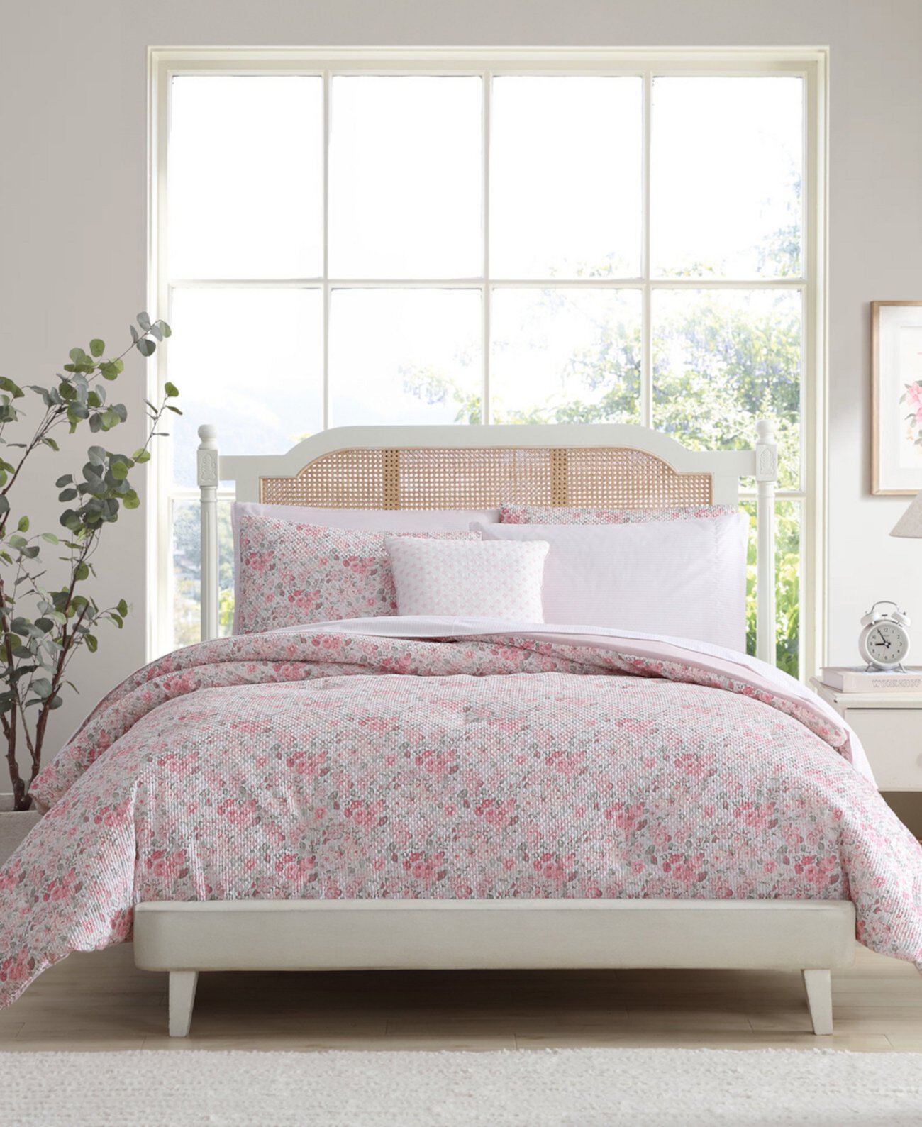 Quartet 8 Piece Comforter Set, Full Laura Ashley