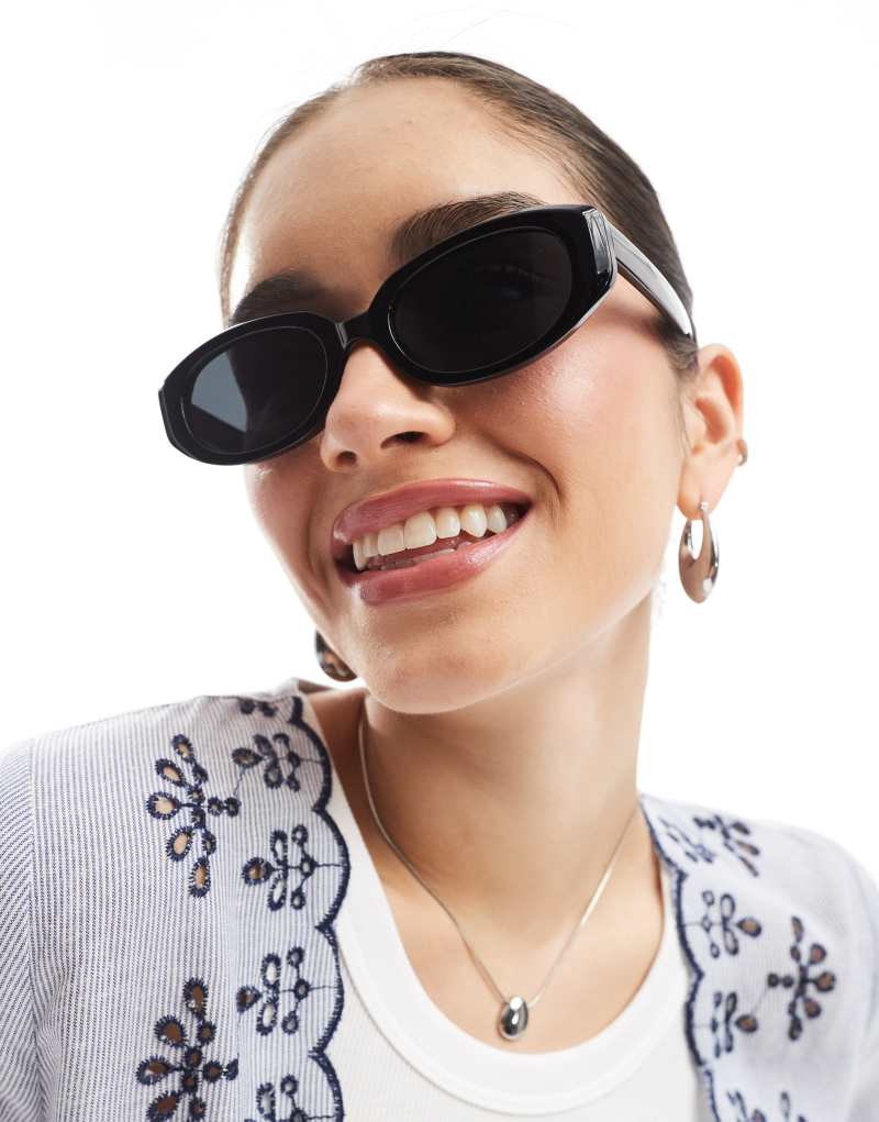 AJ Morgan chunky oval sunglasses in black  AJ Morgan