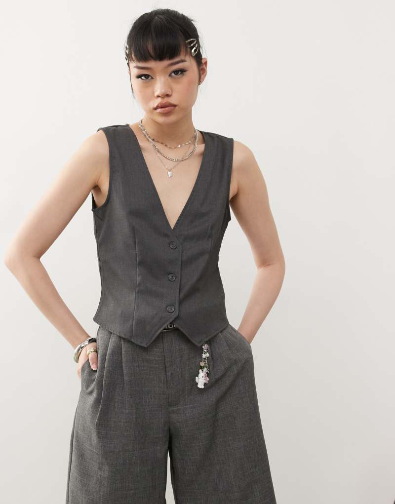 Monki vest in dark gray Monki