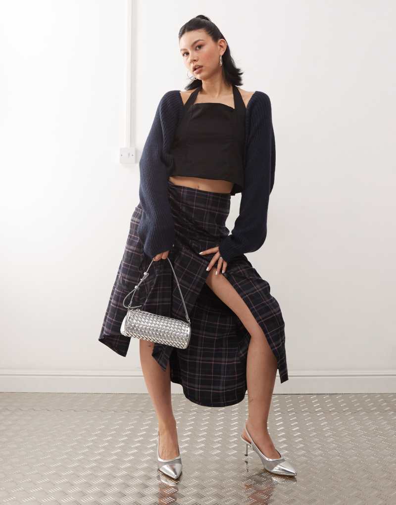 Motel nuria knitted shrug in navy Motel