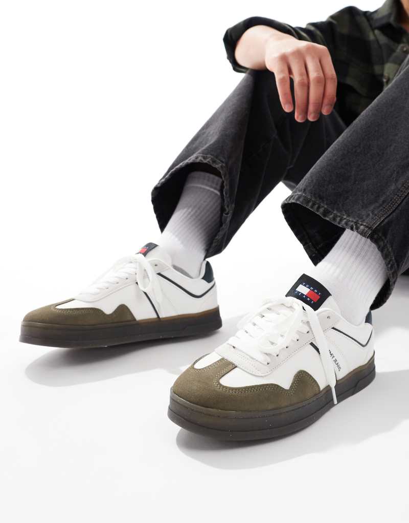 Tommy Jeans greenwich retro sneakers with gum sole in white Tommy Jeans