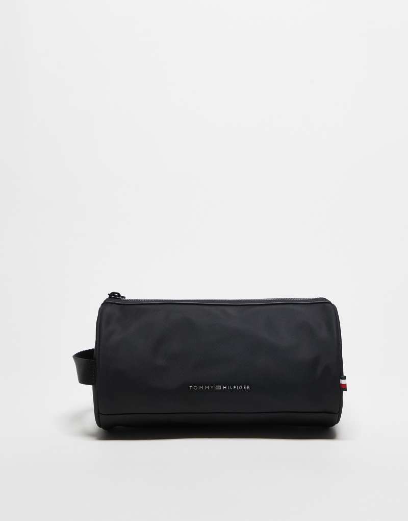 Tommy Hilfiger washbag in black Tommy Hilfiger