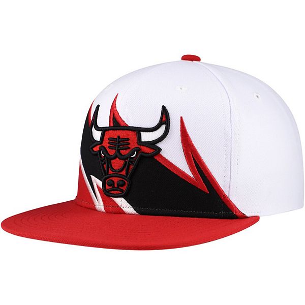 Men's Mitchell & Ness White/Red Chicago Bulls Waverunner Snapback Hat Mitchell & Ness