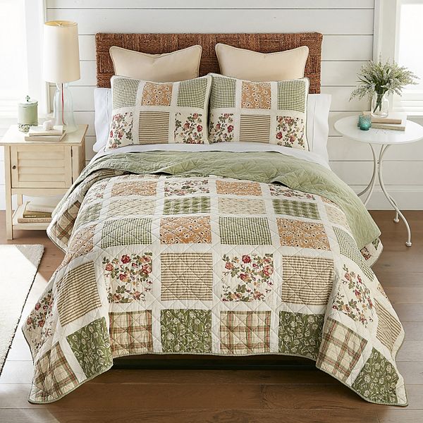 Donna Sharp Peach Rose Pieced Cotton Quilt Set with Shams Donna Sharp