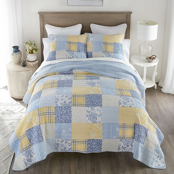 Donna Sharp Spring Flowers Pieced Cotton Quilt Set with Shams Donna Sharp