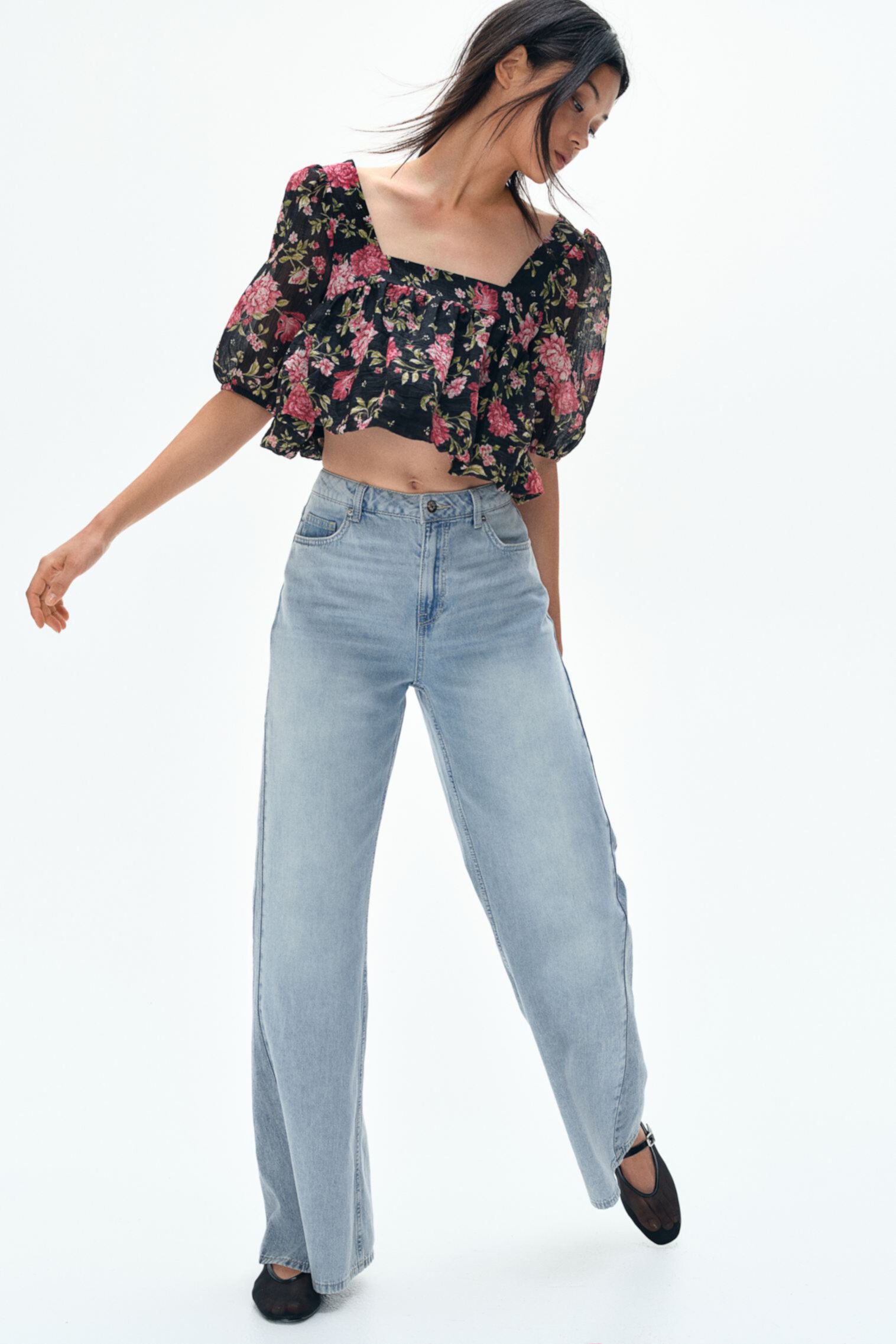 Feather Soft Flared Ultra High Jeans H&M