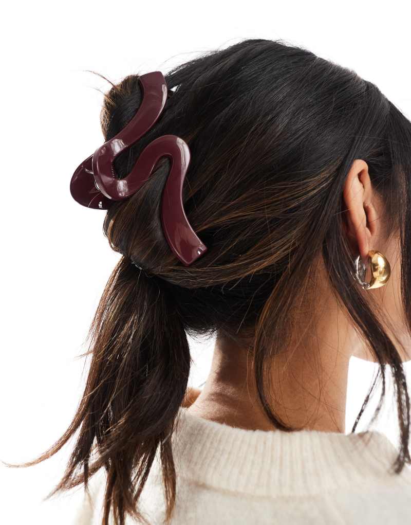 ASOS DESIGN XL hair claw with wave detail in burgundy Asos Design