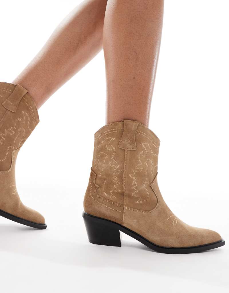 Stradivarius heeled ankle western boots in brown suede  Stradivarius