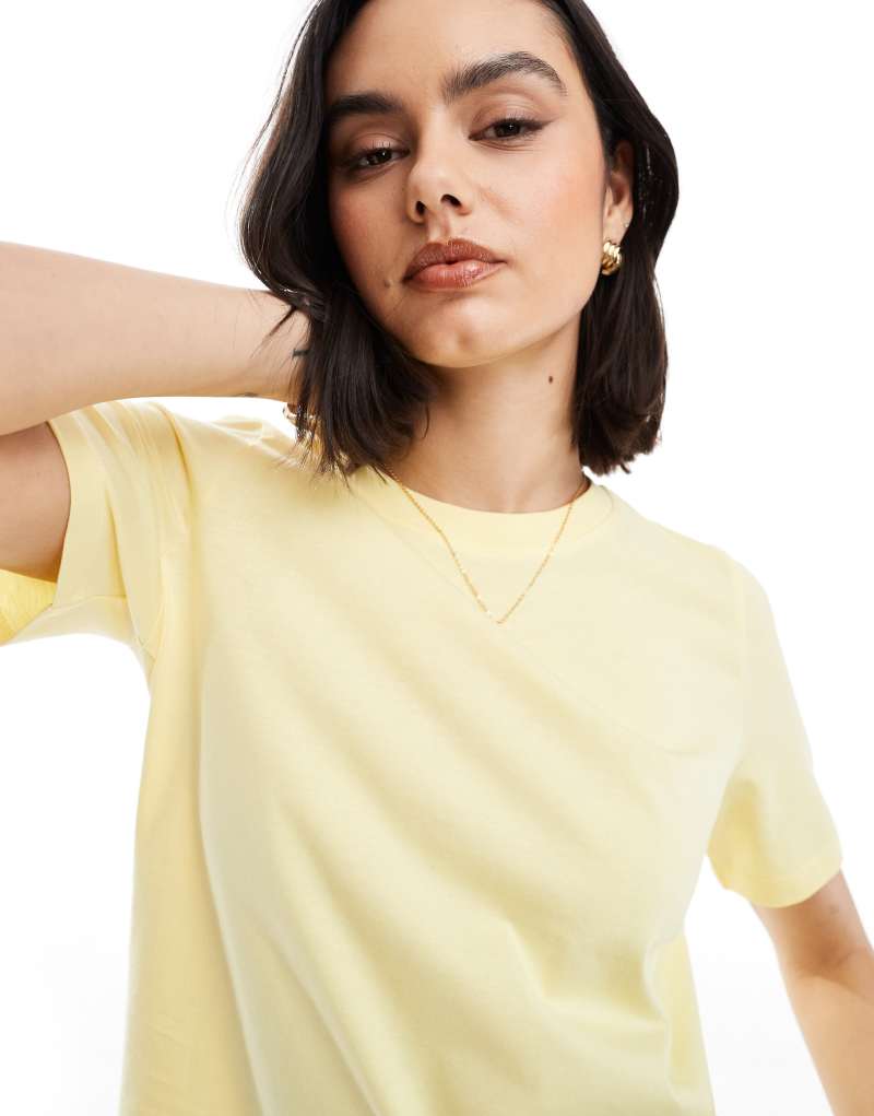 Vero Moda T-shirt in lemon Vero Moda