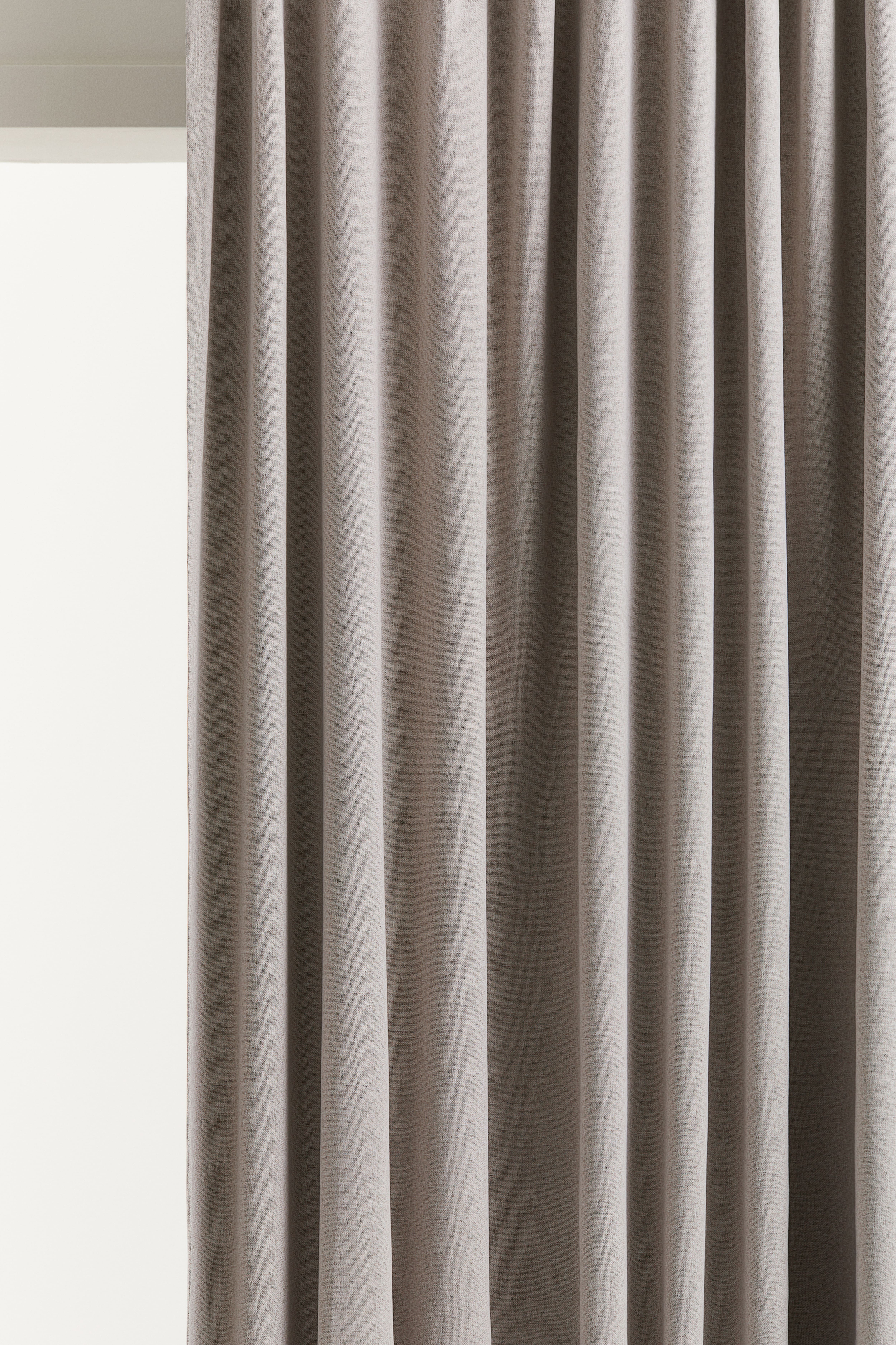 Single-Pack Wide Blackout Curtain Panel H&M