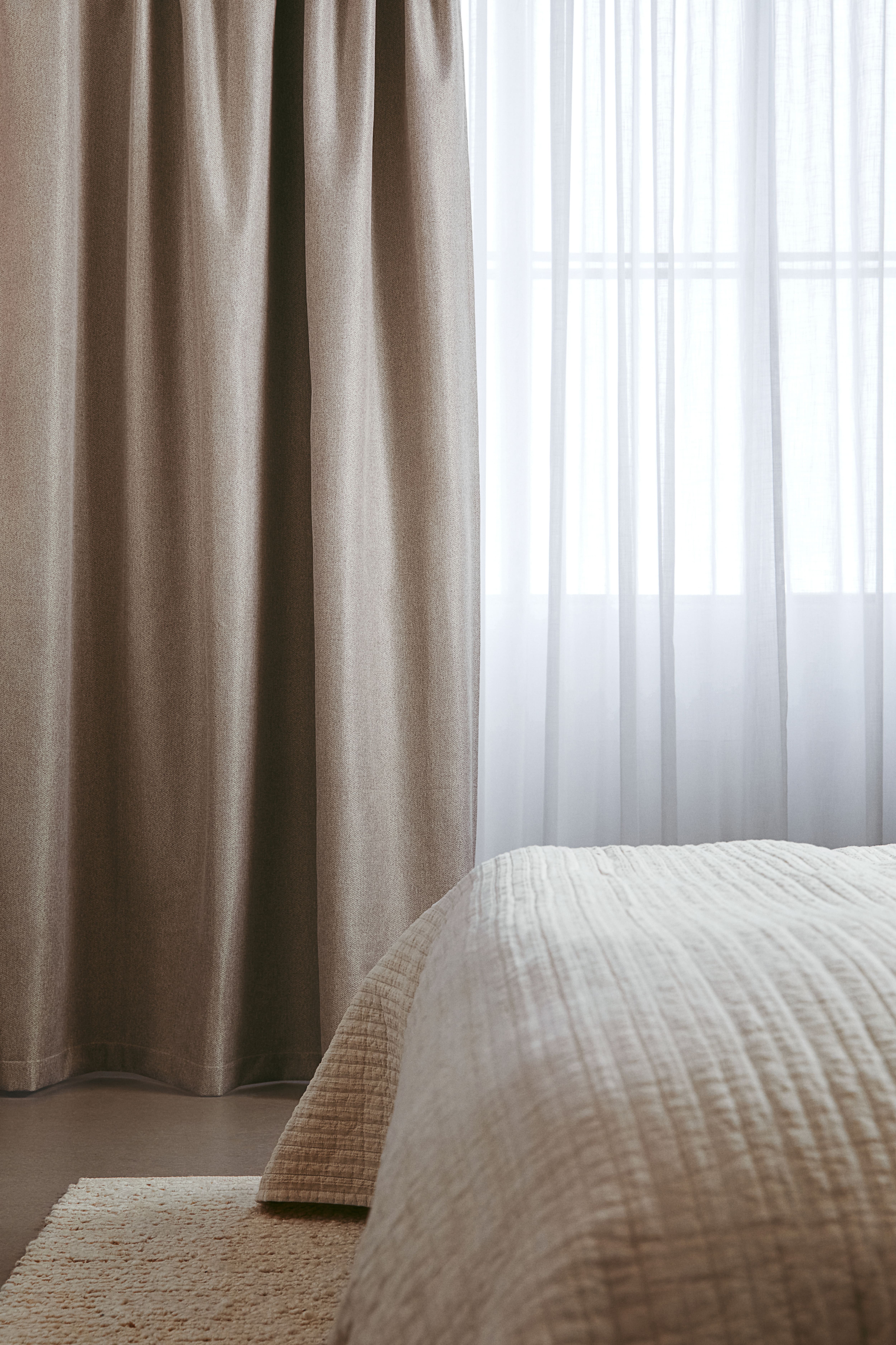 Single-Pack Wide Blackout Curtain Panel H&M