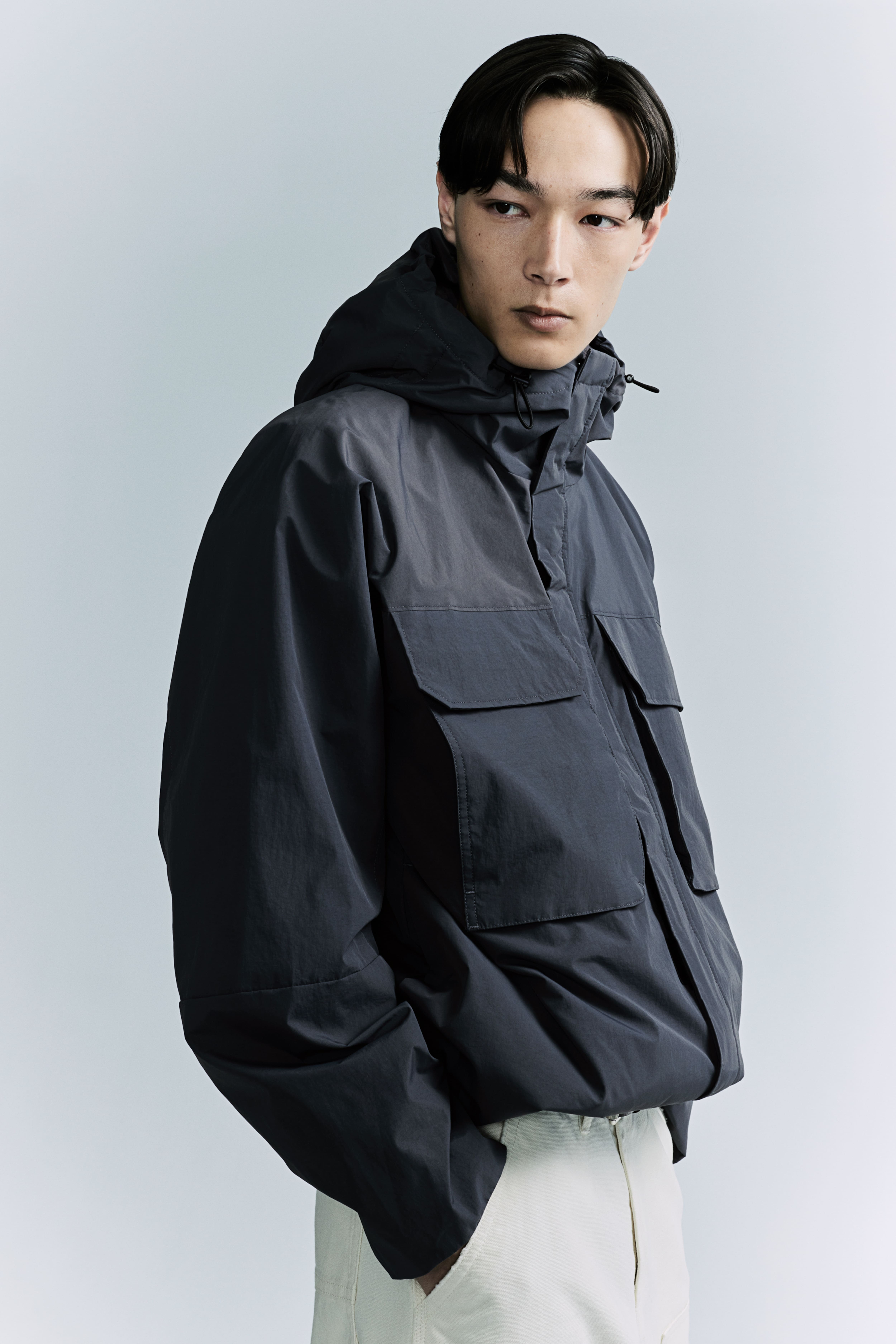 Loose Fit Water-repellent nylon jacket H&M