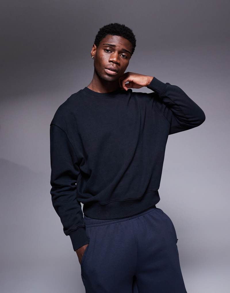 4505 boxy cropped quick dry training sweatshirt in washed black  4505