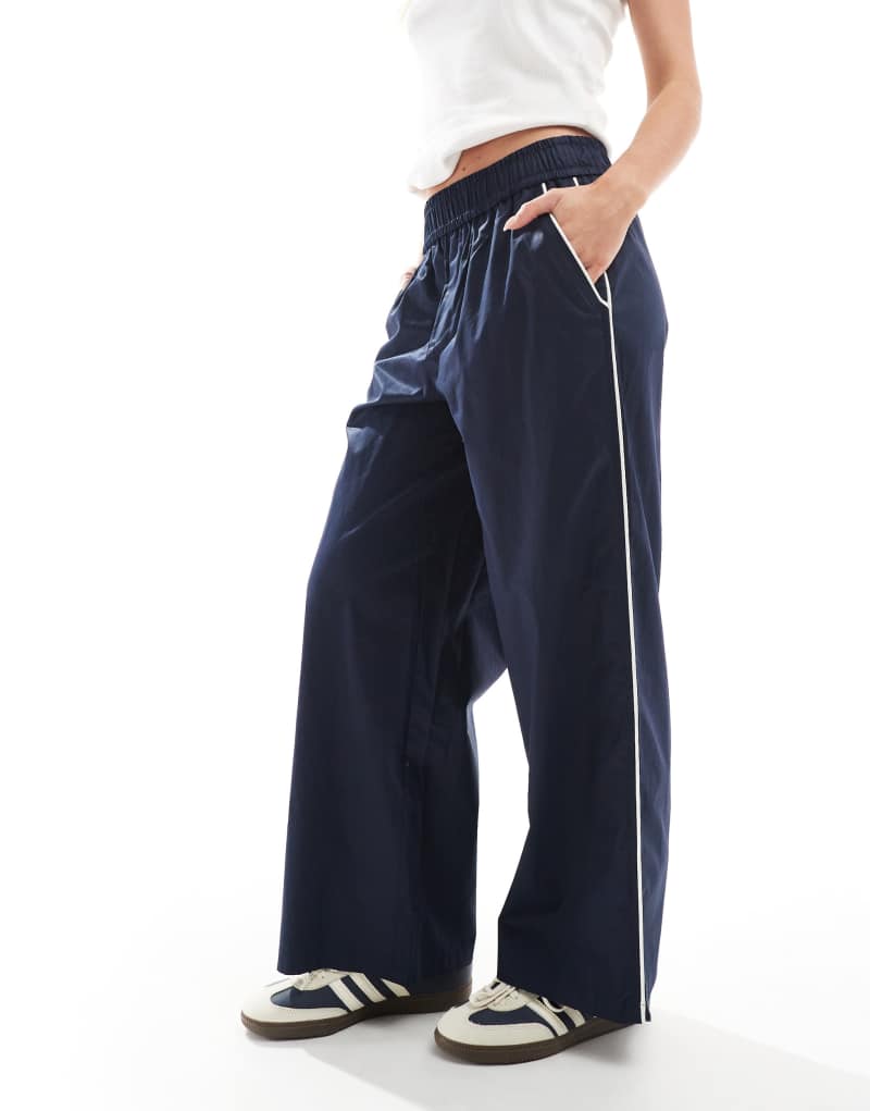 ONLY Petite contrast piping wide leg pants in navy Only