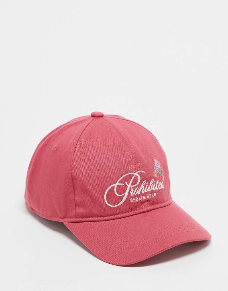 Prohibited bohemian cap in vintage red Prohibited