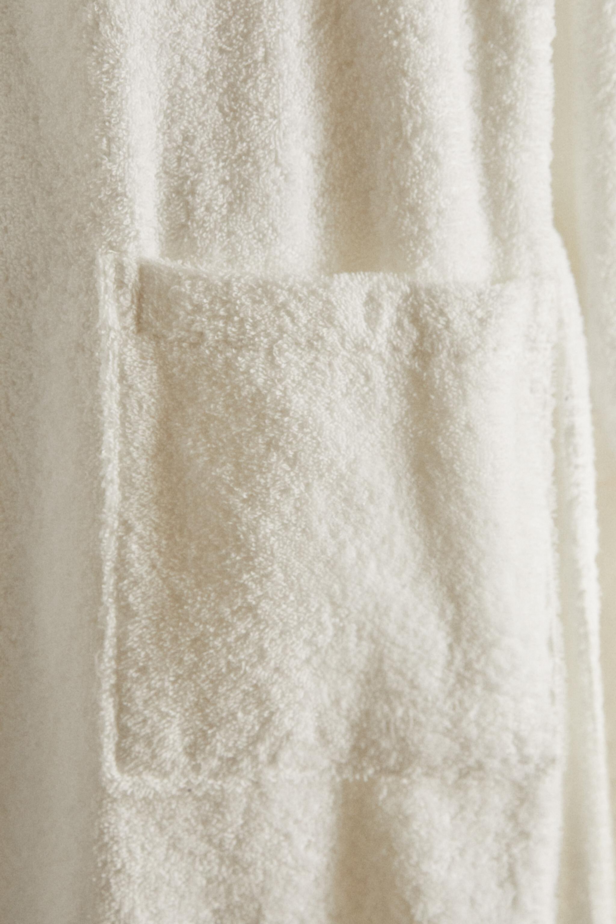 (420 GXM²) PREMIUM COTTON BATHROBE Zara Home