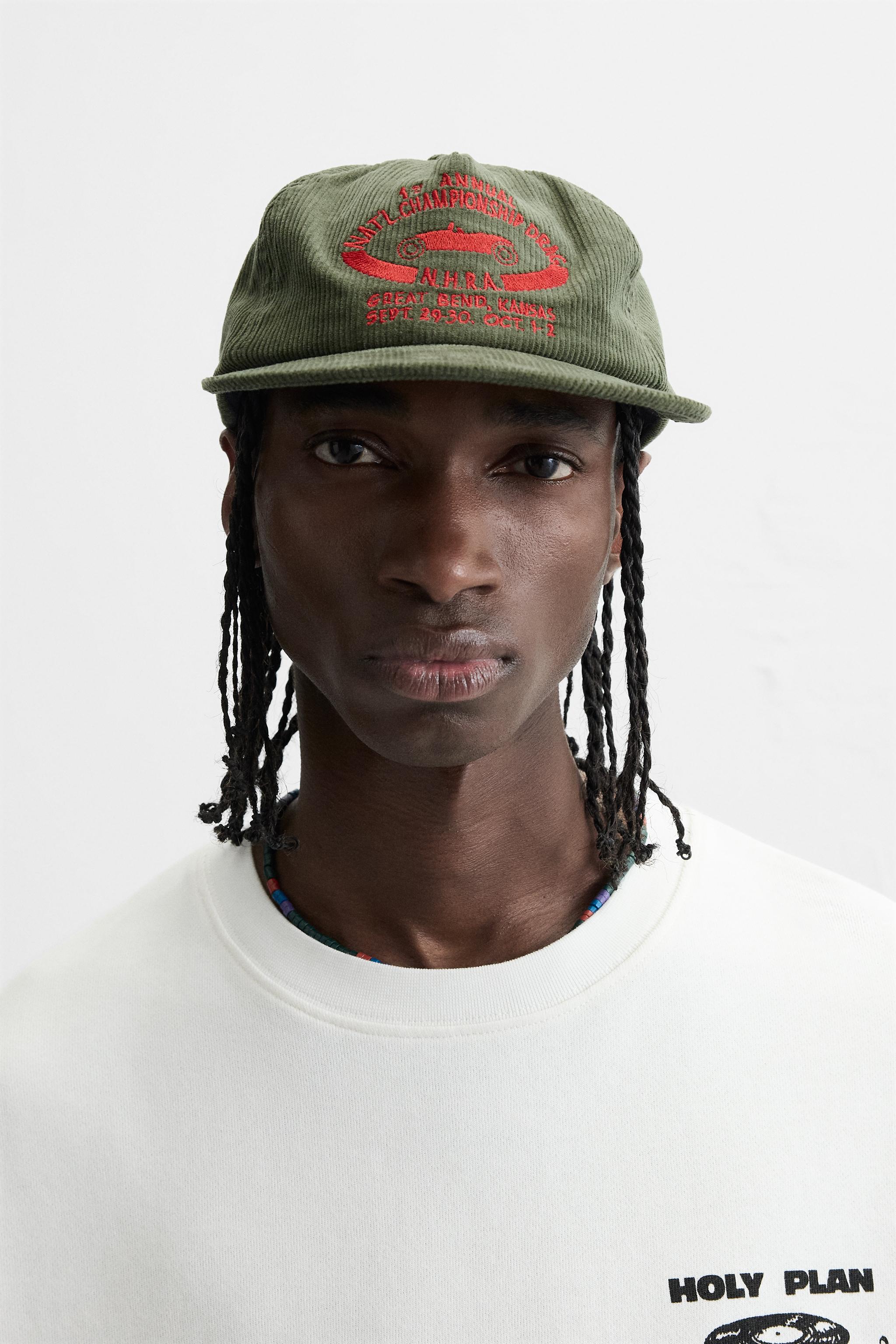 CORDUROY DRAG RACING PATCH CAP © Zara