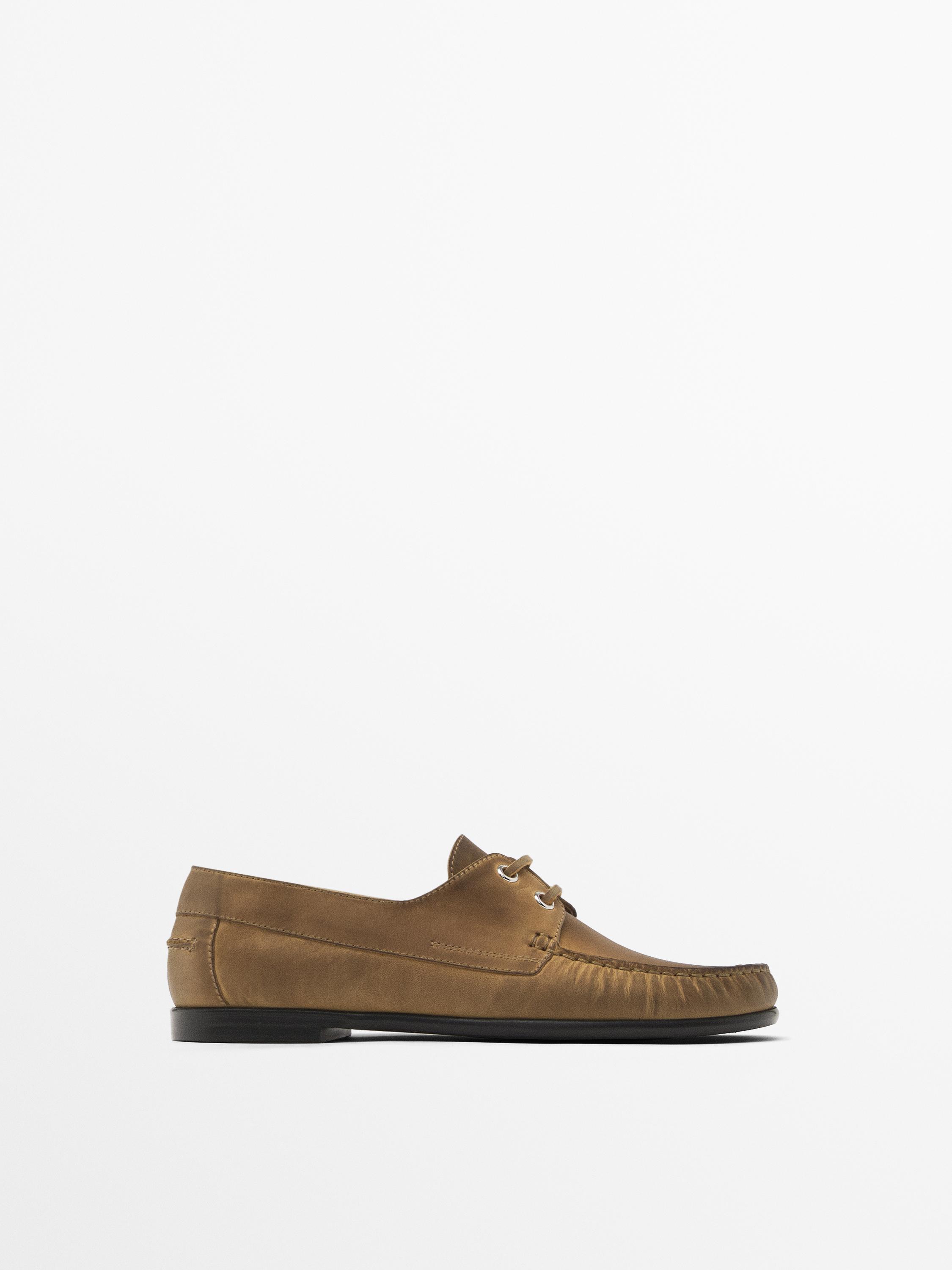 Oiled leather deck shoes Massimo Dutti