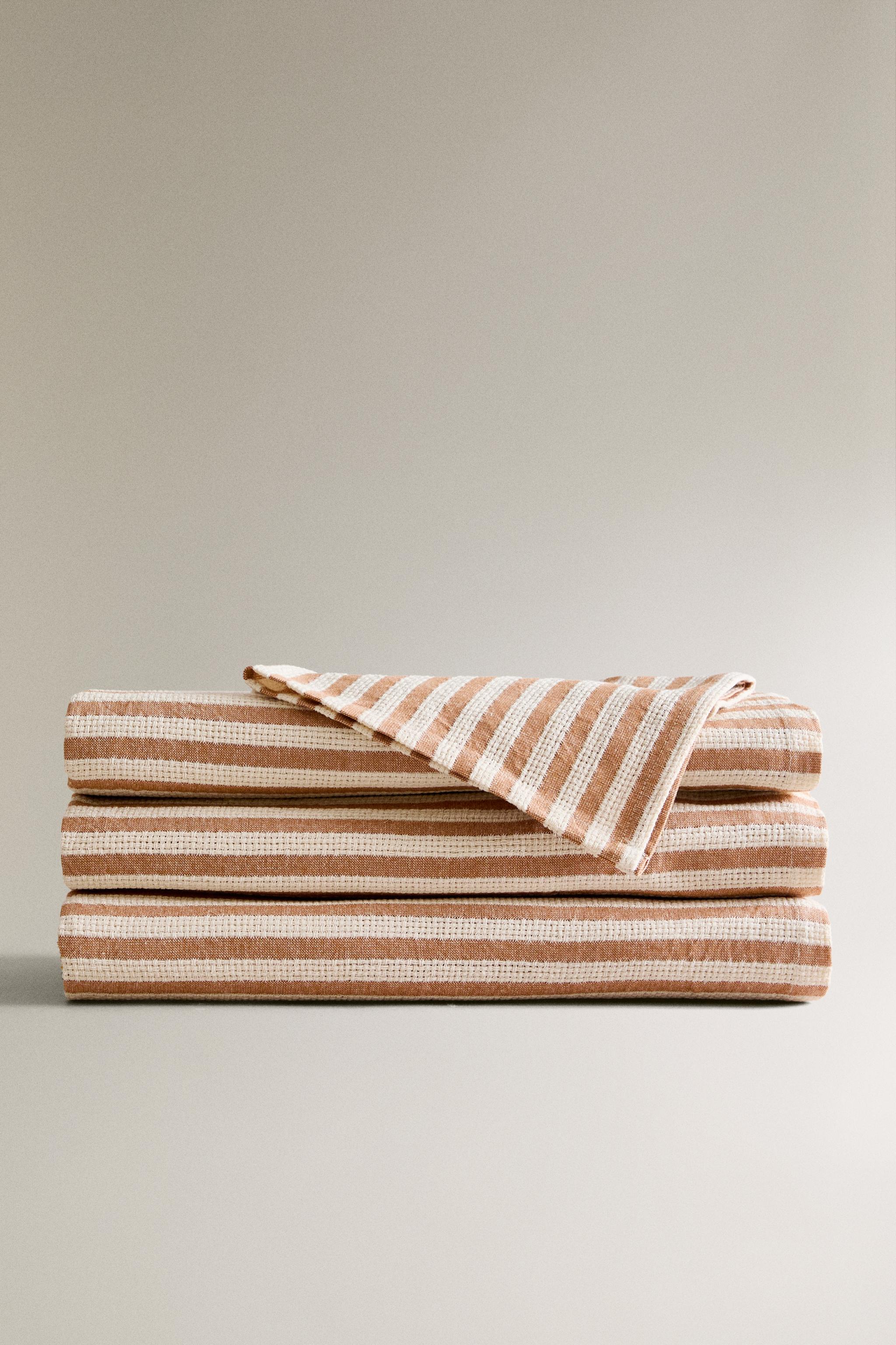 TEXTURED STRIPED TABLECLOTH Zara Home