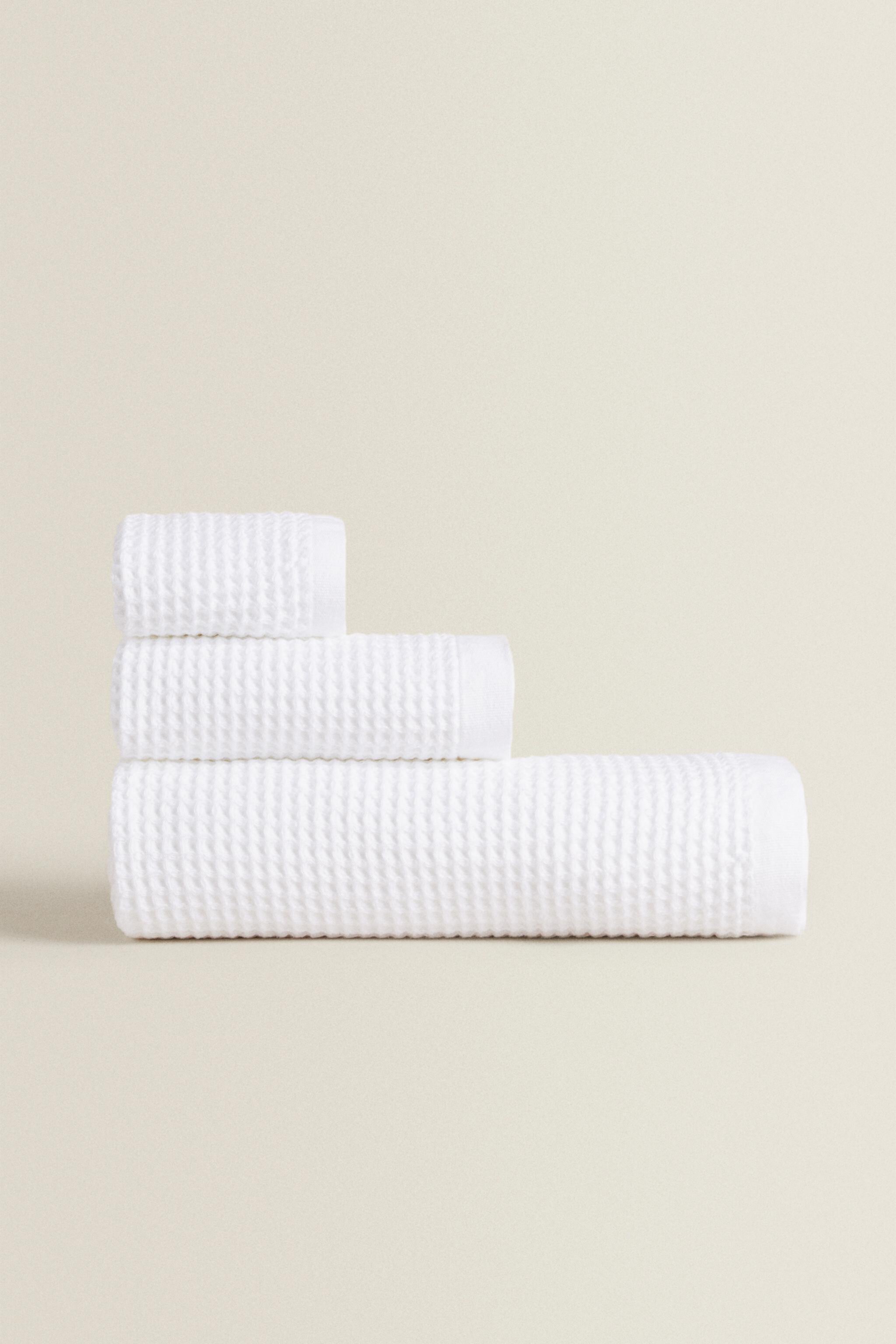 WAFFLE-KNIT COTTON BATH TOWEL Zara Home